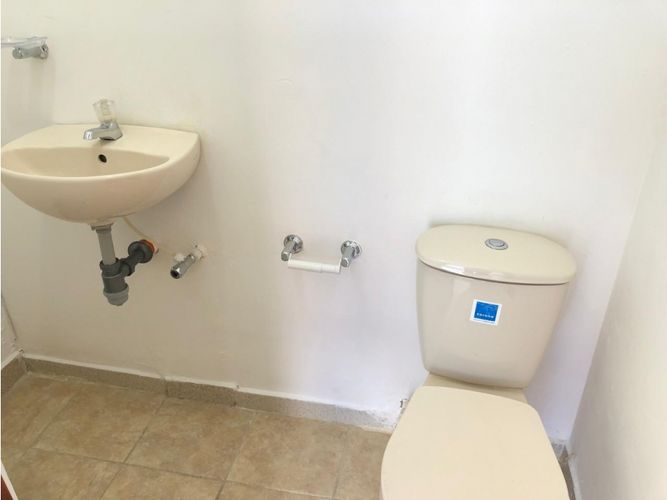 Local en arriendo en Las Mercedes, Itagüí, 18 m² · foto 4 de 7
