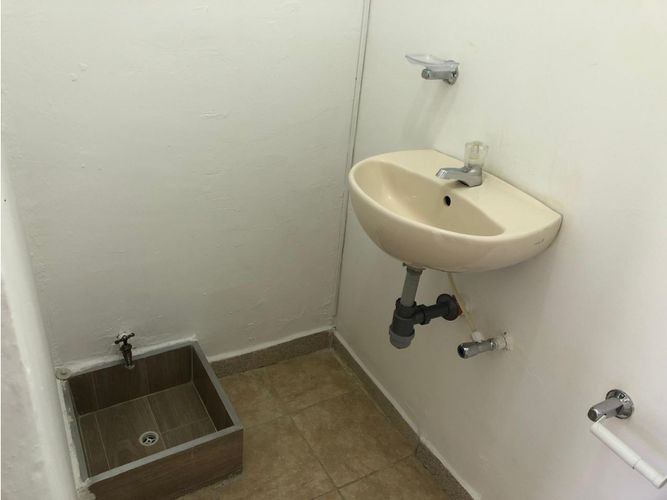 Local en arriendo en Las Mercedes, Itagüí, 18 m² · foto 6 de 7