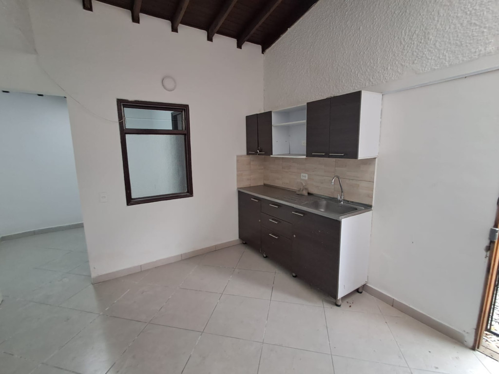 Casa en arriendo en El Poblado, Medellín · foto 11 de 24