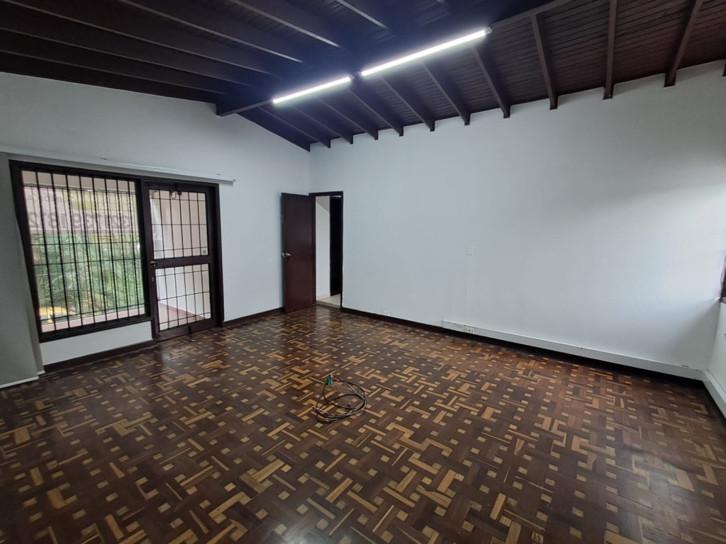 Casa en arriendo en El Poblado, Medellín · foto 12 de 24