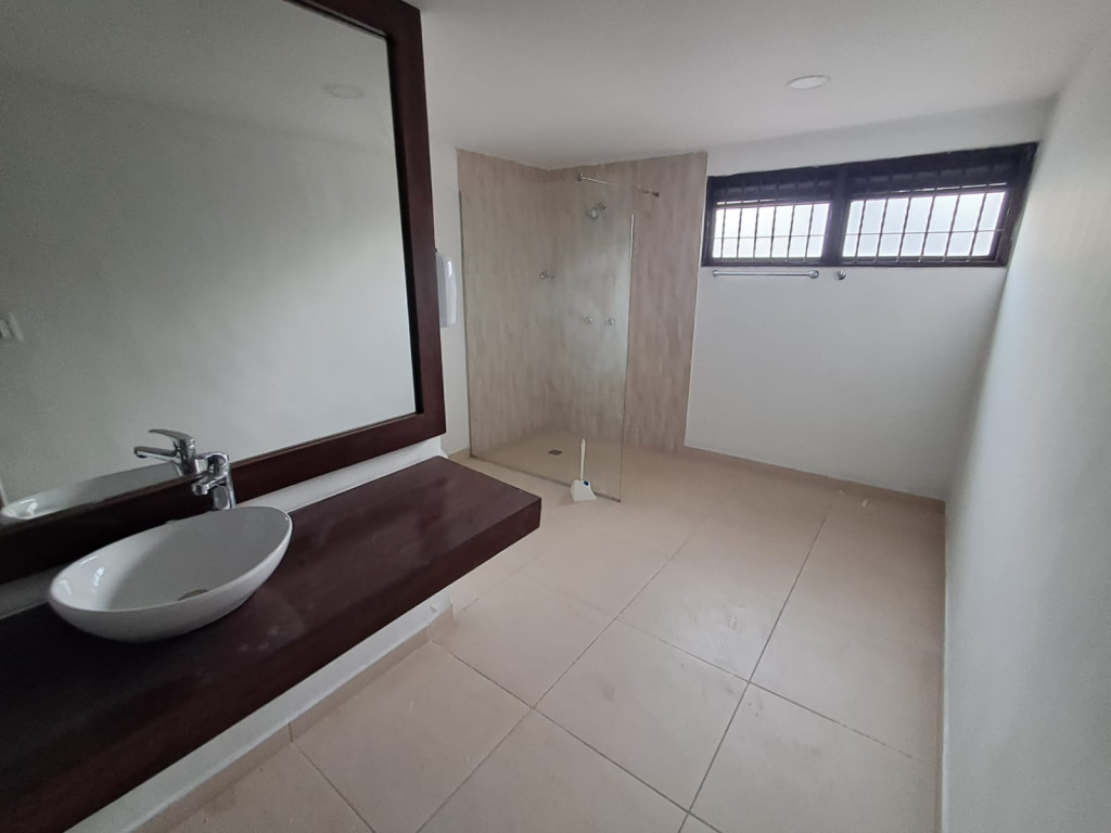 Casa en arriendo en El Poblado, Medellín · foto 23 de 24