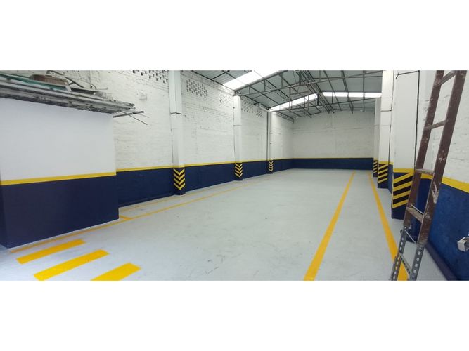 Bodega en venta en San Judas Tadeo I, Cali, 160 m² · foto 3 de 9