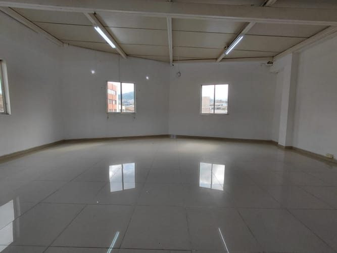 Local en arriendo en Bretaña, Cali, 360 m² · foto 23 de 24