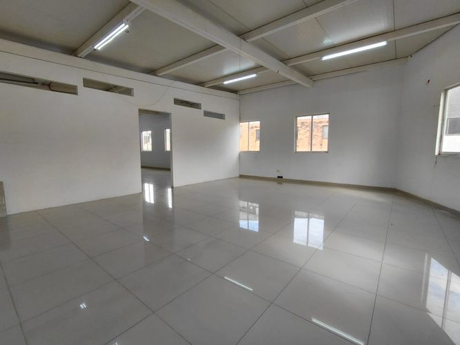 Local en arriendo en Bretaña, Cali, 360 m² · foto 24 de 24
