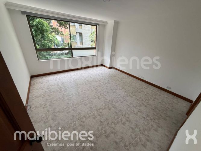 Apartamento de 3 alcobas en arriendo en Castropol, Medellín, 188 m² · foto 7 de 16