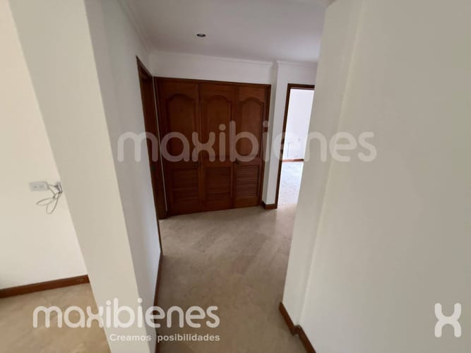 Apartamento de 3 alcobas en arriendo en Castropol, Medellín, 188 m² · foto 8 de 16