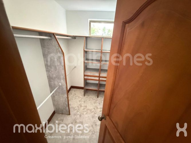 Apartamento de 3 alcobas en arriendo en Castropol, Medellín, 188 m² · foto 11 de 16
