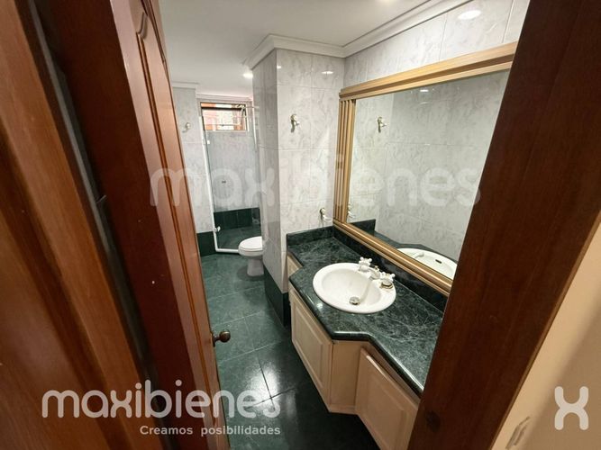 Apartamento de 3 alcobas en arriendo en Castropol, Medellín, 188 m² · foto 14 de 16