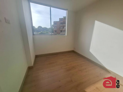 Apartamento en arriendo en Centro, Rionegro · foto 3 de 9