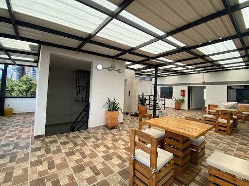 Apartaestudio en arriendo en El Dorado, Envigado · foto 4 de 4