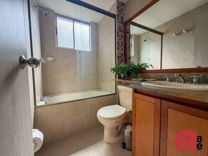 Apartamento de 3 alcobas en arriendo en El Poblado, Medellín, 100 m² · foto 12 de 23