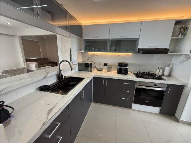 Apartamento de 3 alcobas en venta en Alfaguara, Cali, 110 m² · foto 2 de 19