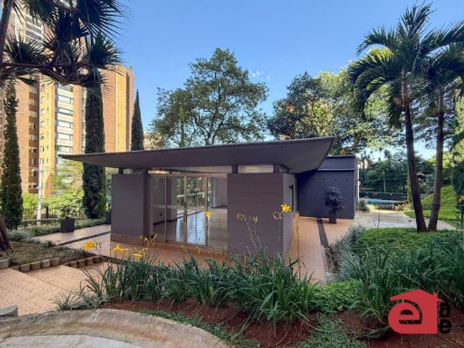 Apartamento de 3 alcobas en arriendo en El Poblado, Medellín, 100 m² · foto 21 de 23
