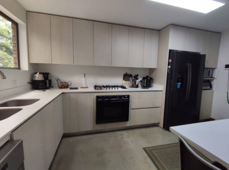 Apartamento en arriendo en El Poblado, Medellín · foto 3 de 19