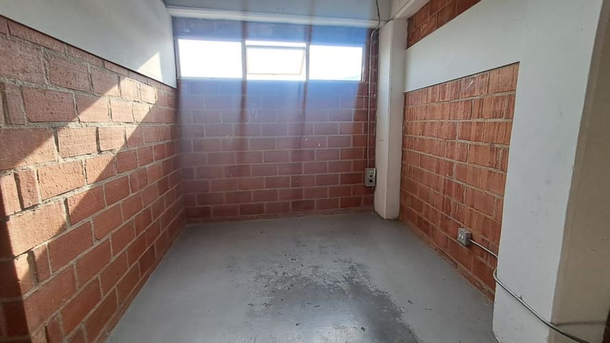 Bodega en arriendo en Cabañas, Bello, 230 m² · foto 6 de 12
