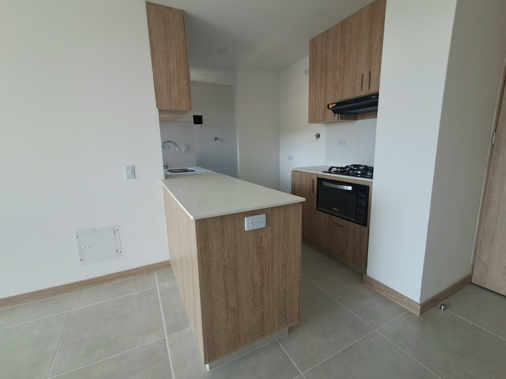 Apartamento en arriendo en Centro, Rionegro · foto 5 de 13