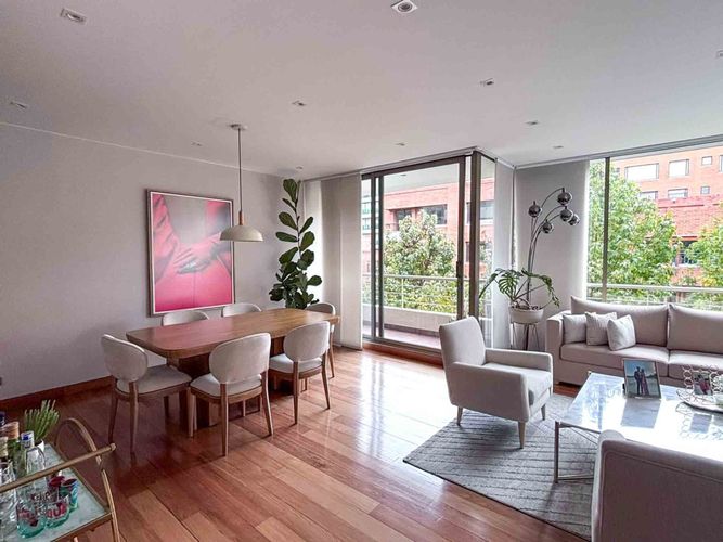 Apartamento de 3 alcobas en venta en La Cabrera, Bogotá, 200 m² · foto 2 de 8