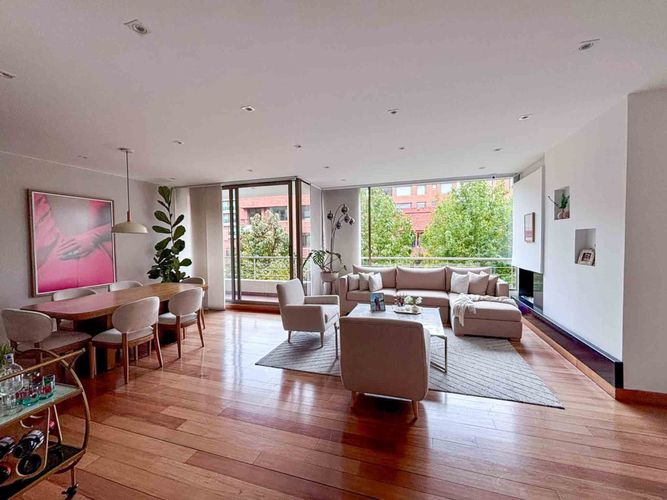 Apartamento de 3 alcobas en venta en La Cabrera, Bogotá, 200 m² · foto 3 de 8