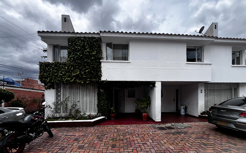 Casa en venta en Cedritos, Bogotá · foto 2 de 24
