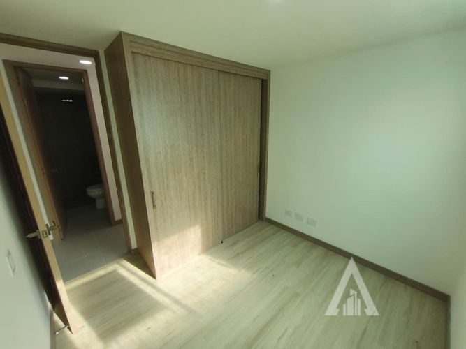 Apartamento de 3 alcobas en arriendo en Las Lomitas, Sabaneta, 76 m² · foto 3 de 17