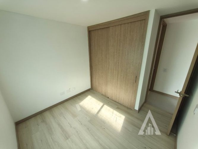 Apartamento de 3 alcobas en arriendo en Las Lomitas, Sabaneta, 76 m² · foto 4 de 17