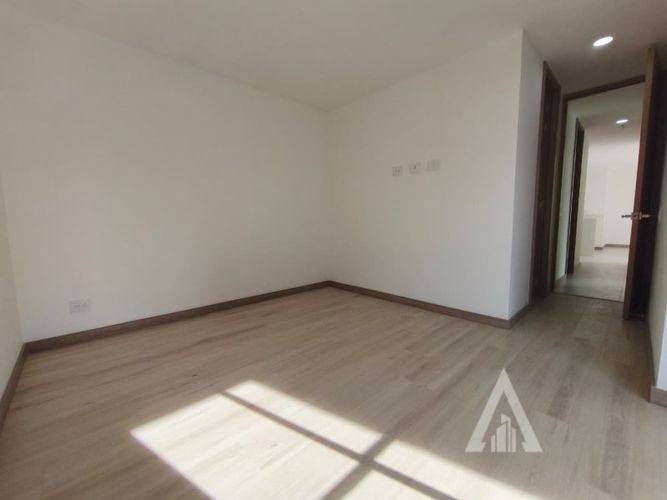 Apartamento de 3 alcobas en arriendo en Las Lomitas, Sabaneta, 76 m² · foto 5 de 17