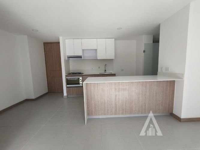 Apartamento de 3 alcobas en arriendo en Las Lomitas, Sabaneta, 76 m² · foto 6 de 17