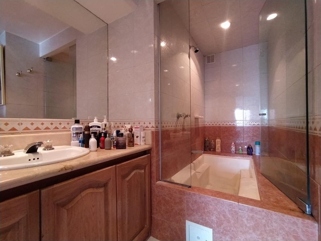 Apartamento en venta en Los Rosales, Bogotá · foto 19 de 21