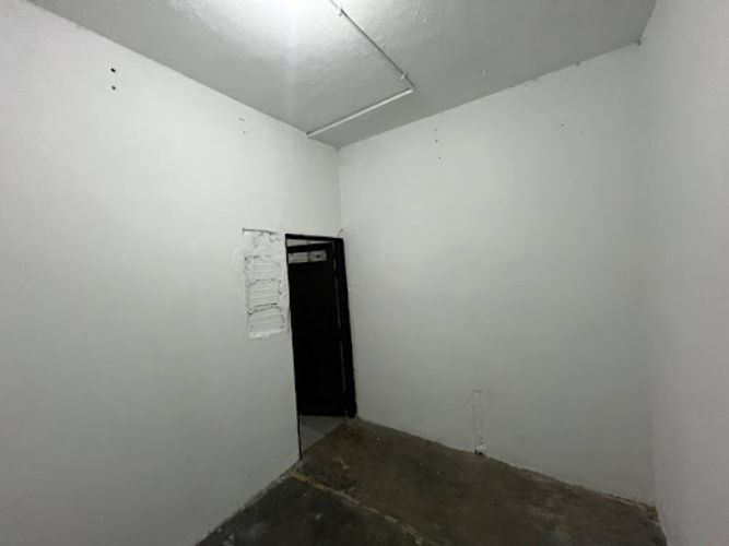 Bodega en arriendo en Los Colores, Medellín, 105 m² · foto 6 de 9