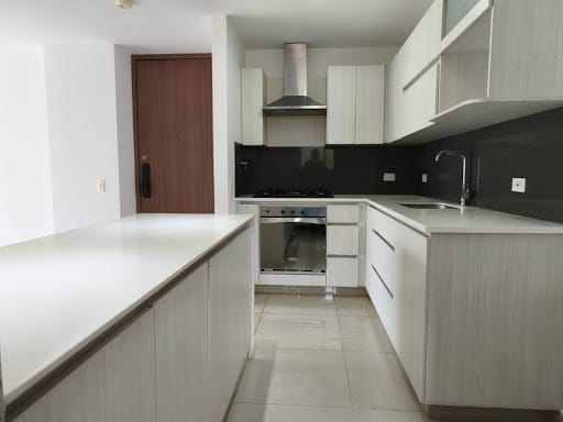 Apartamento de 2 alcobas en arriendo en Loma Benedictinos, Envigado, 87 m² · foto 2 de 21