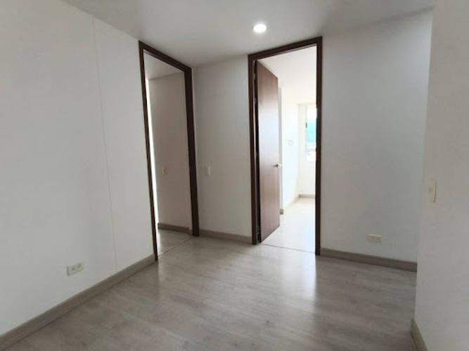 Apartamento de 2 alcobas en arriendo en Loma Benedictinos, Envigado, 87 m² · foto 6 de 21