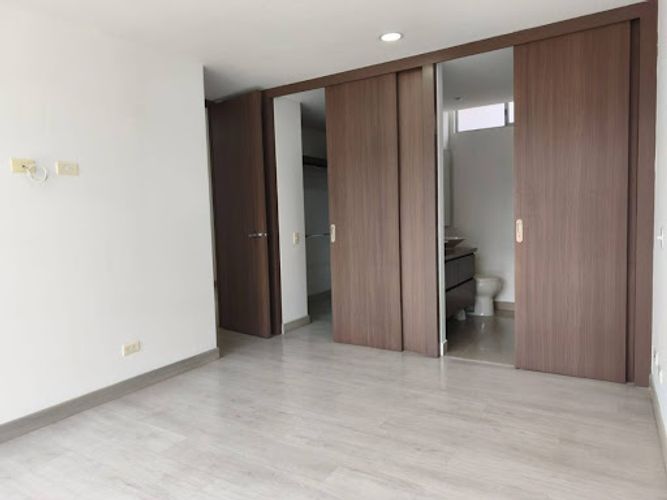 Apartamento de 2 alcobas en arriendo en Loma Benedictinos, Envigado, 87 m² · foto 10 de 21