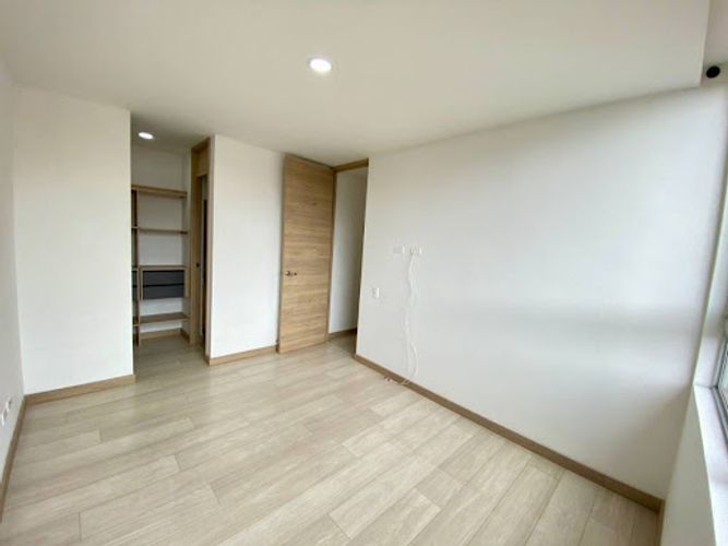 Apartamento de 2 alcobas en venta en Zona Industrial No. 2, Sabaneta, 65 m² · foto 7 de 13