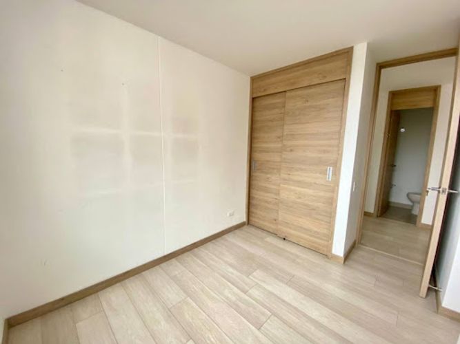 Apartamento de 2 alcobas en venta en Zona Industrial No. 2, Sabaneta, 65 m² · foto 9 de 13