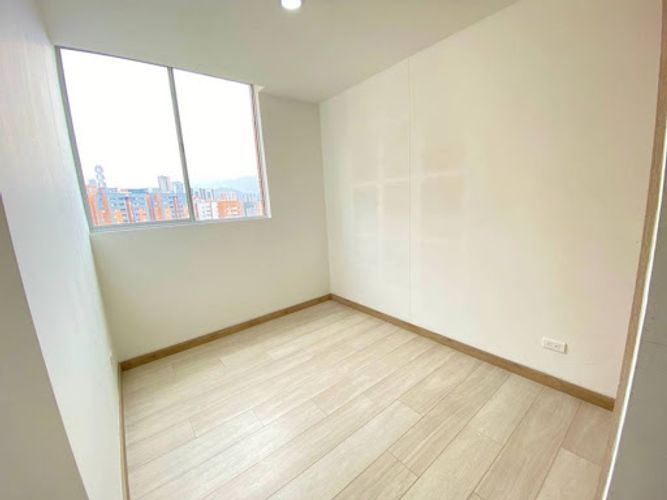 Apartamento de 2 alcobas en venta en Zona Industrial No. 2, Sabaneta, 65 m² · foto 10 de 13