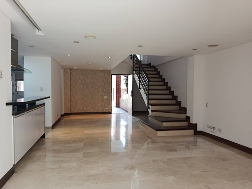 Casa en Arriendo en Montessori, Medellín