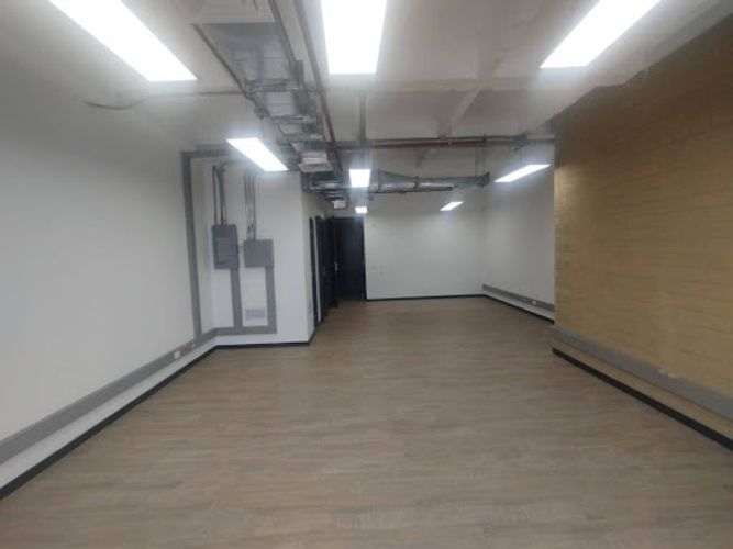 Oficina en arriendo en La Aguacatala, Medellín, 70 m² · foto 2 de 6