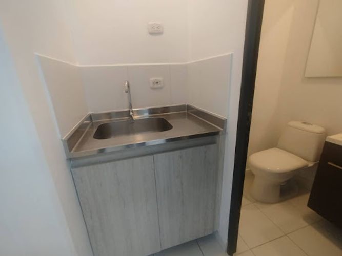 Oficina en arriendo en La Aguacatala, Medellín, 70 m² · foto 3 de 6