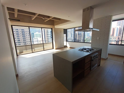 Apartamento en Arriendo en Ciudad del Río, Medellín