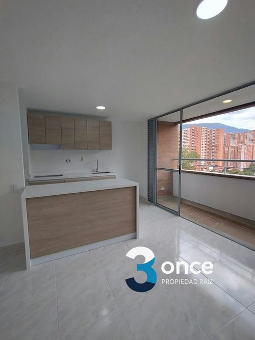 Apartamento de 2 alcobas en venta en Zona Industrial 1, Bello, 56 m² · foto 3 de 10