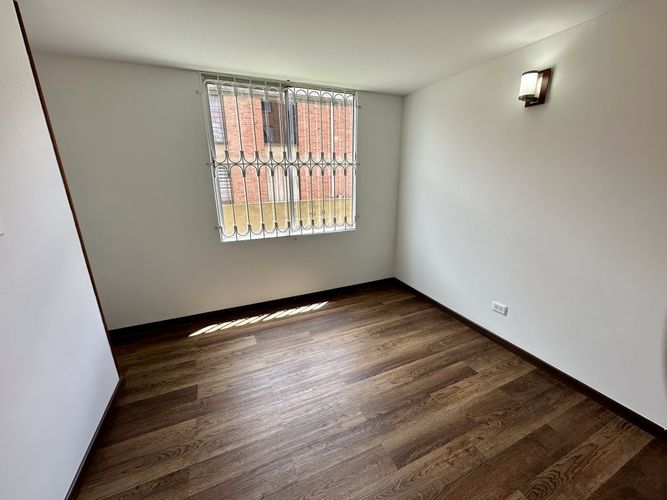 Apartamento de 3 alcobas en venta en Conjunto Residencial El Porton, Madrid, 77 m² · foto 9 de 21