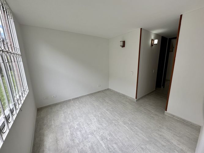 Apartamento de 3 alcobas en venta en Conjunto Residencial El Porton, Madrid, 77 m² · foto 6 de 21