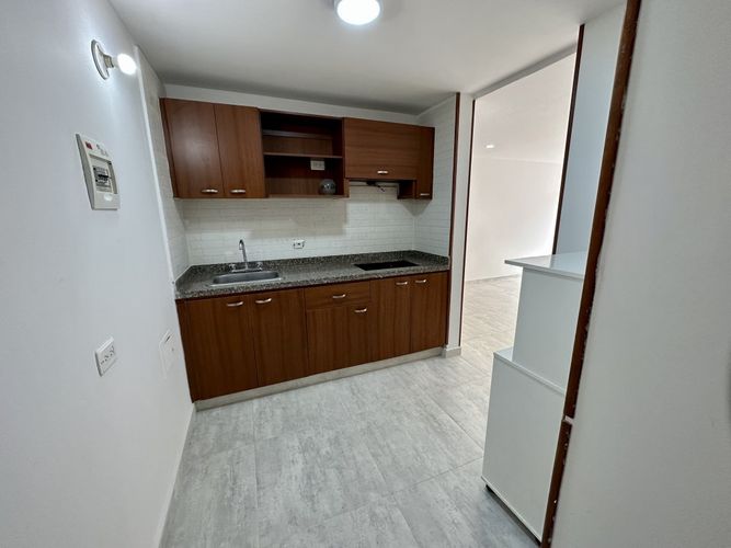 Apartamento de 3 alcobas en venta en Conjunto Residencial El Porton, Madrid, 77 m² · foto 2 de 21