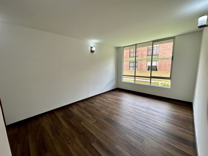 Apartamento de 3 alcobas en venta en Conjunto Residencial El Porton, Madrid, 77 m² · foto 10 de 21
