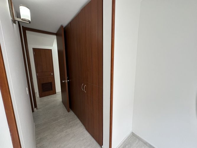Apartamento de 3 alcobas en venta en Conjunto Residencial El Porton, Madrid, 77 m² · foto 11 de 21