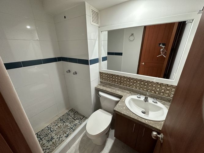 Apartamento de 3 alcobas en venta en Conjunto Residencial El Porton, Madrid, 77 m² · foto 12 de 21