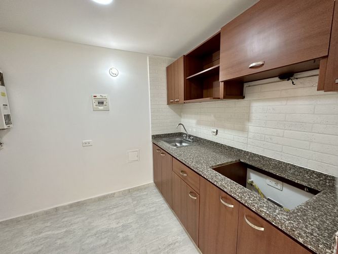 Apartamento de 3 alcobas en venta en Conjunto Residencial El Porton, Madrid, 77 m² · foto 5 de 21