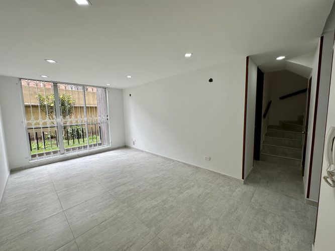 Apartamento de 3 alcobas en venta en Conjunto Residencial El Porton, Madrid, 77 m² · foto 7 de 21