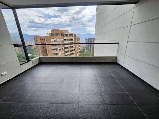 Apartamento en arriendo en Loma De Los Gonzalez, Medellín · foto 3 de 22