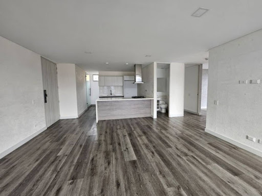 Apartamento en arriendo en Loma De Los Gonzalez, Medellín · foto 5 de 22